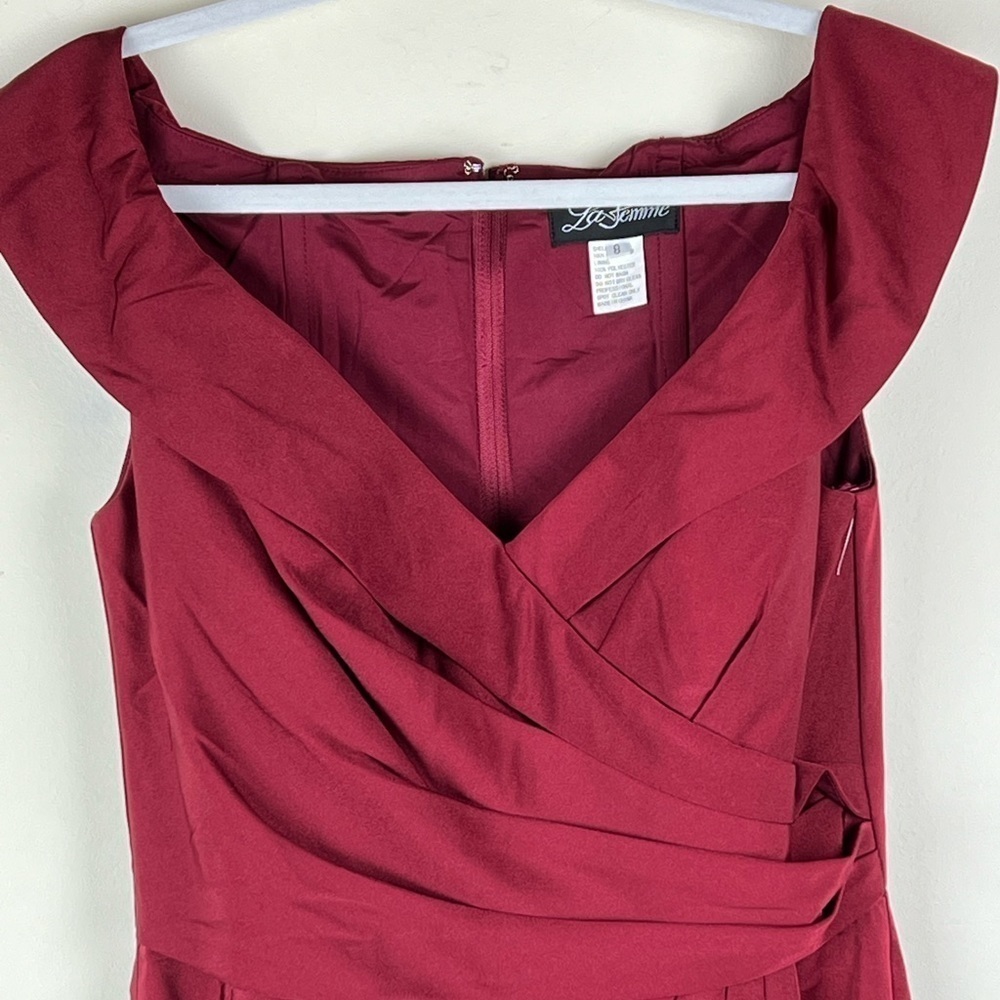 La Femme | Romantic Surplice Off the Shoulder Column Gown Dress Burgundy | 8 - Picture 4 of 7